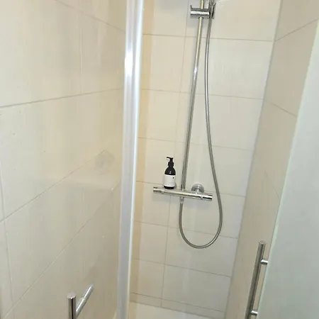 2 X Bei Augsburger Platz 1x Nr 5 - Mit Balkon Und Parkplatz Und 1 X Nr5-b - 2 Zw Ohne Balkon Und Parkplatz Stuttgart