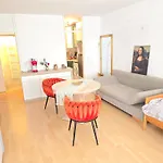 2 X Bei Augsburger Platz 1x Nr 5 - Mit Balkon Und Parkplatz Und 1 X Nr5-b - 2 Zw Ohne Balkon Und Parkplatz Appartement Stuttgart