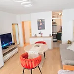 Lejlighed 2 X Bei Augsburger Platz 1x Nr 5 - Mit Balkon Und Parkplatz Und 1 X Nr5-b - 2 Zw Ohne Balkon Und Parkplatz *