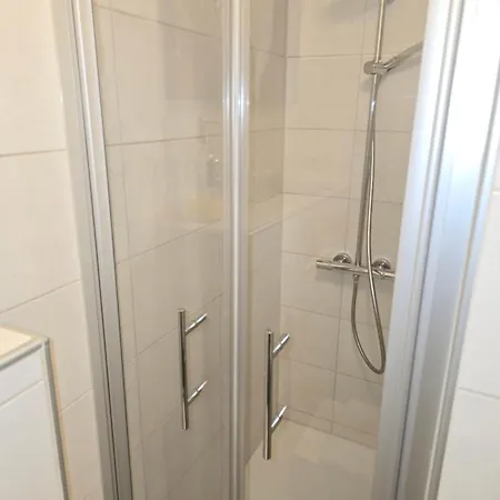 2 X Bei Augsburger Platz 1x Nr 5 - Mit Balkon Und Parkplatz Und 1 X Nr5-b - 2 Zw Ohne Balkon Und Parkplatz * Στουτγκάρδη