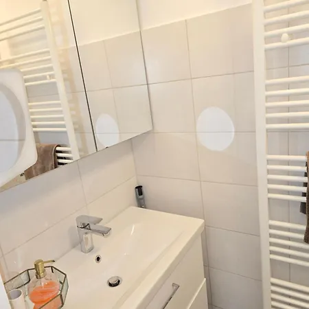 2 X Bei Augsburger Platz 1x Nr 5 - Mit Balkon Und Parkplatz Und 1 X Nr5-b - 2 Zw Ohne Balkon Und Parkplatz Διαμέρισμα *