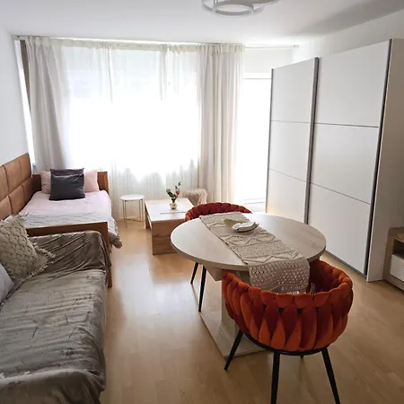 2 X Bei Augsburger Platz 1x Nr 5 - Mit Balkon Und Parkplatz Und 1 X Nr5-b - 2 Zw Ohne Balkon Und Parkplatz Στουτγκάρδη