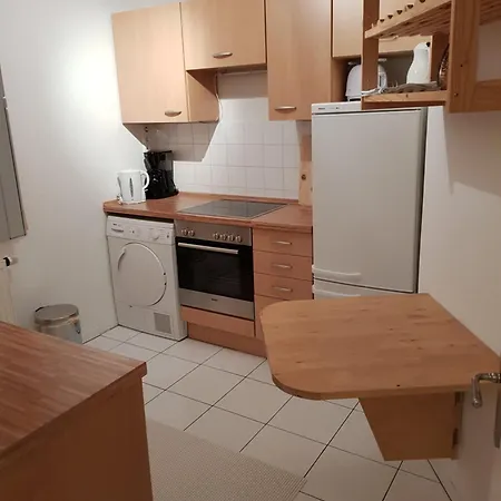 2 X Bei Augsburger Platz 1x Nr 5 - Mit Balkon Und Parkplatz Und 1 X Nr5-b - 2 Zw Ohne Balkon Und Parkplatz * Stuttgart