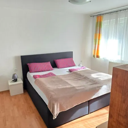 2 X Bei Augsburger Platz 1x Nr 5 - Mit Balkon Und Parkplatz Und 1 X Nr5-b - 2 Zw Ohne Balkon Und Parkplatz Διαμέρισμα Στουτγκάρδη