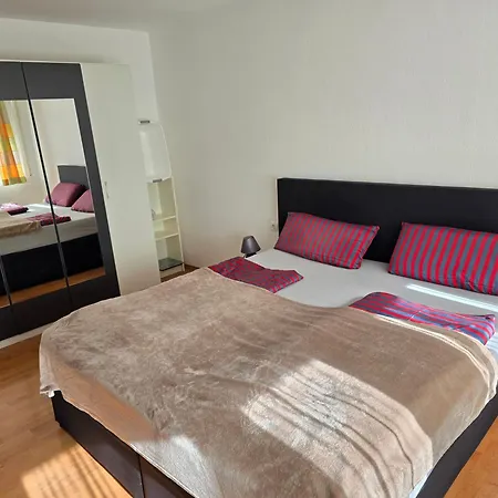 2 X Bei Augsburger Platz 1x Nr 5 - Mit Balkon Und Parkplatz Und 1 X Nr5-b - 2 Zw Ohne Balkon Und Parkplatz Appartamento