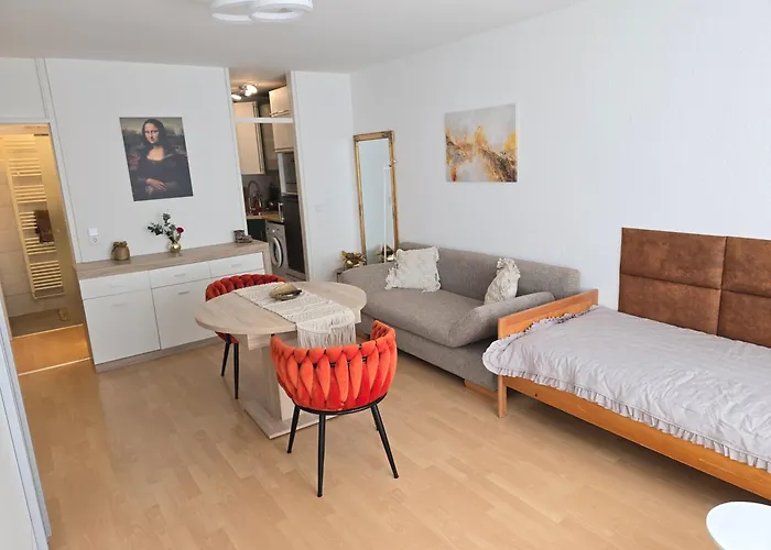 2 X Bei Augsburger Platz 1x Nr 5 - Mit Balkon Und Parkplatz Und 1 X Nr5-b - 2 Zw Ohne Balkon Und Parkplatz *