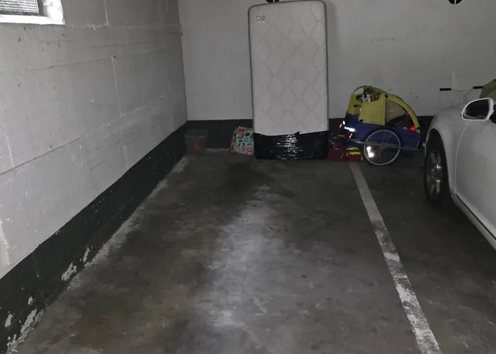 2 X Bei Augsburger Platz 1x Nr 5 - Mit Balkon Und Parkplatz Und 1 X Nr5-b - 2 Zw Ohne Balkon Und Parkplatz * Stuttgart