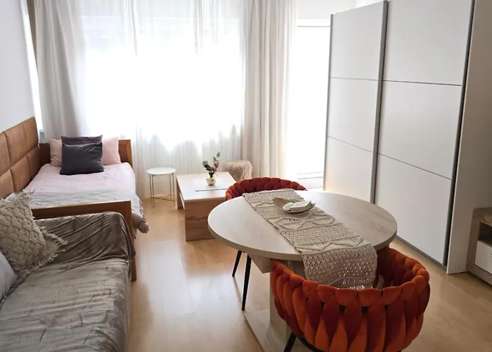 2 X Bei Augsburger Platz 1x Nr 5 - Mit Balkon Und Parkplatz Und 1 X Nr5-b - 2 Zw Ohne Balkon Und Parkplatz Stuttgart