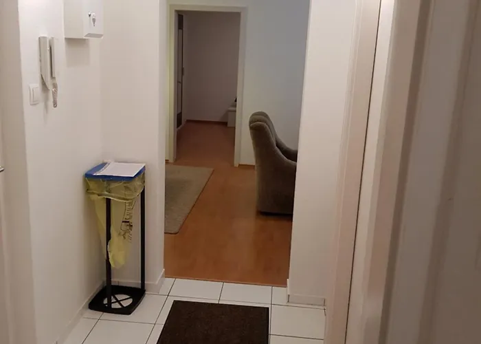 2 X Bei Augsburger Platz 1x Nr 5 - Mit Balkon Und Parkplatz Und 1 X Nr5-b - 2 Zw Ohne Balkon Und Parkplatz * Stuttgart