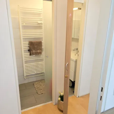 דירה 2 X Bei Augsburger Platz 1x Nr 5 - Mit Balkon Und Parkplatz Und 1 X Nr5-b - 2 Zw Ohne Balkon Und Parkplatz *