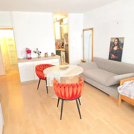 2 X Bei Augsburger Platz 1x Nr 5 - Mit Balkon Und Parkplatz Und 1 X Nr5-b - 2 Zw Ohne Balkon Und Parkplatz דירה שטוטגרט