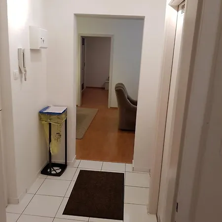 2 X Bei Augsburger Platz 1x Nr 5 - Mit Balkon Und Parkplatz Und 1 X Nr5-b - 2 Zw Ohne Balkon Und Parkplatz * שטוטגרט