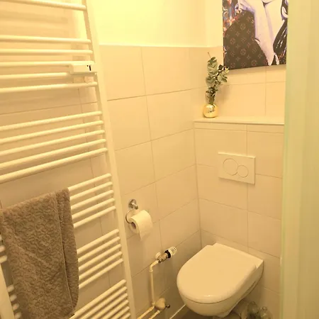 2 X Bei Augsburger Platz 1x Nr 5 - Mit Balkon Und Parkplatz Und 1 X Nr5-b - 2 Zw Ohne Balkon Und Parkplatz Appartement Stuttgart